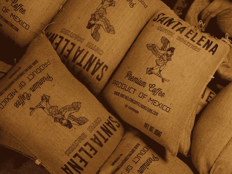 Sacos de café almacenados correctamente Santa Elena Coffee Roasters